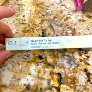 Clinique Quickliner for lips color Bon Bon NEW